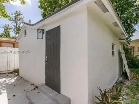 460 NW 82nd Ter Miami, FL 33150