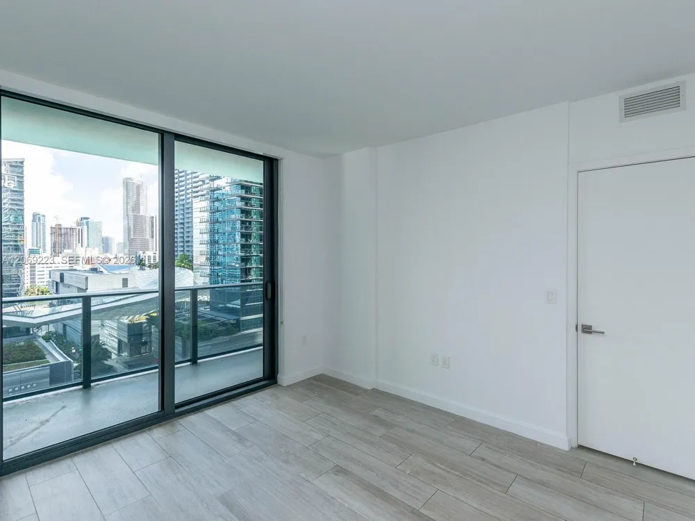 45 SW 9th St #1201 Miami, FL 33130