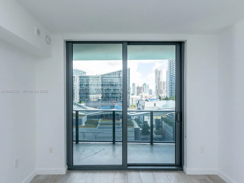 45 SW 9th St #1201 Miami, FL 33130