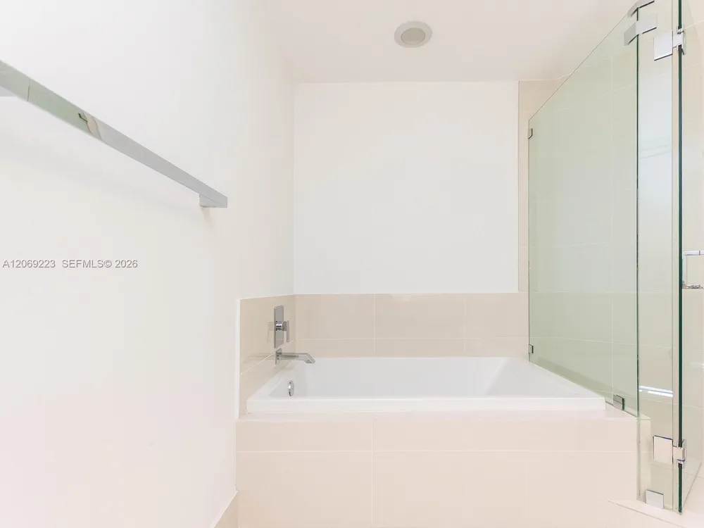 45 SW 9th St #1201 Miami, FL 33130