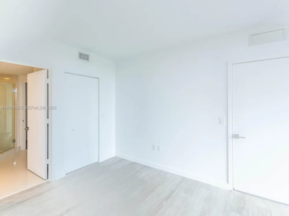 45 SW 9th St #1201 Miami, FL 33130