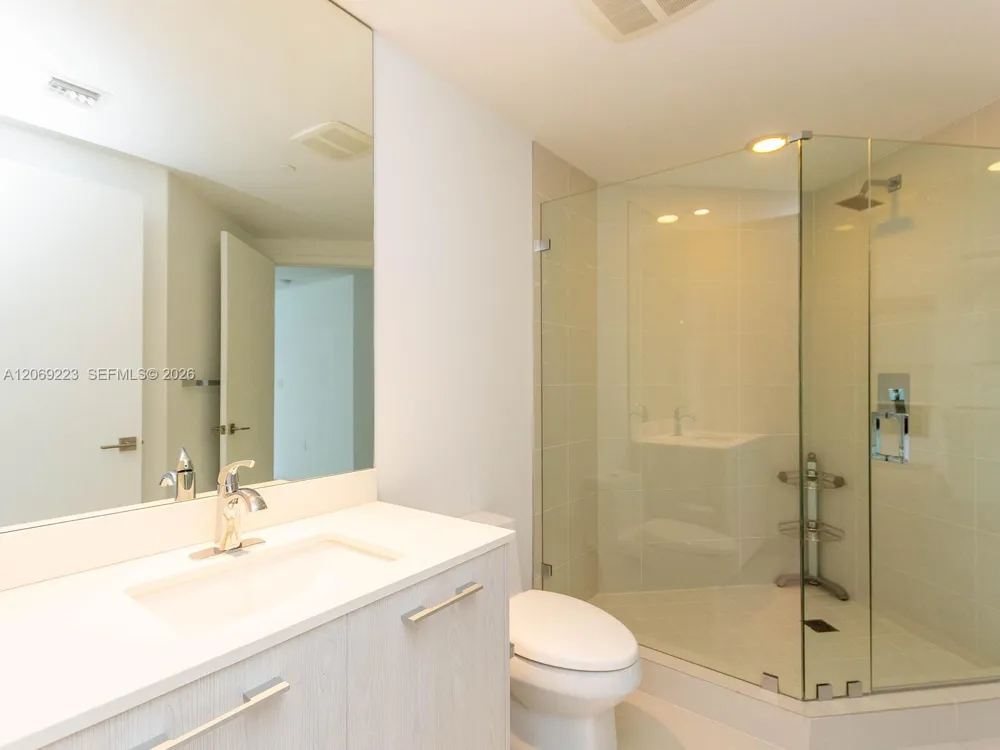 45 SW 9th St #1201 Miami, FL 33130