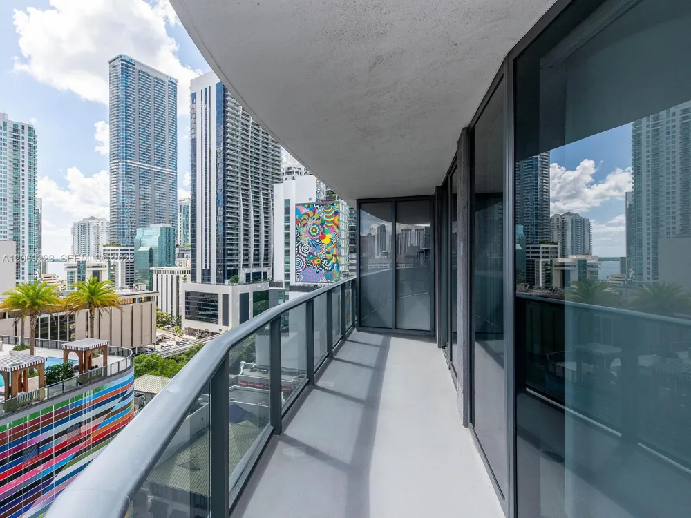 45 SW 9th St #1201 Miami, FL 33130