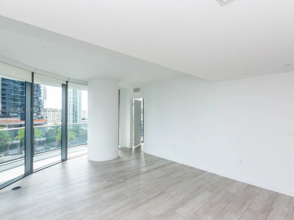 45 SW 9th St #1201 Miami, FL 33130