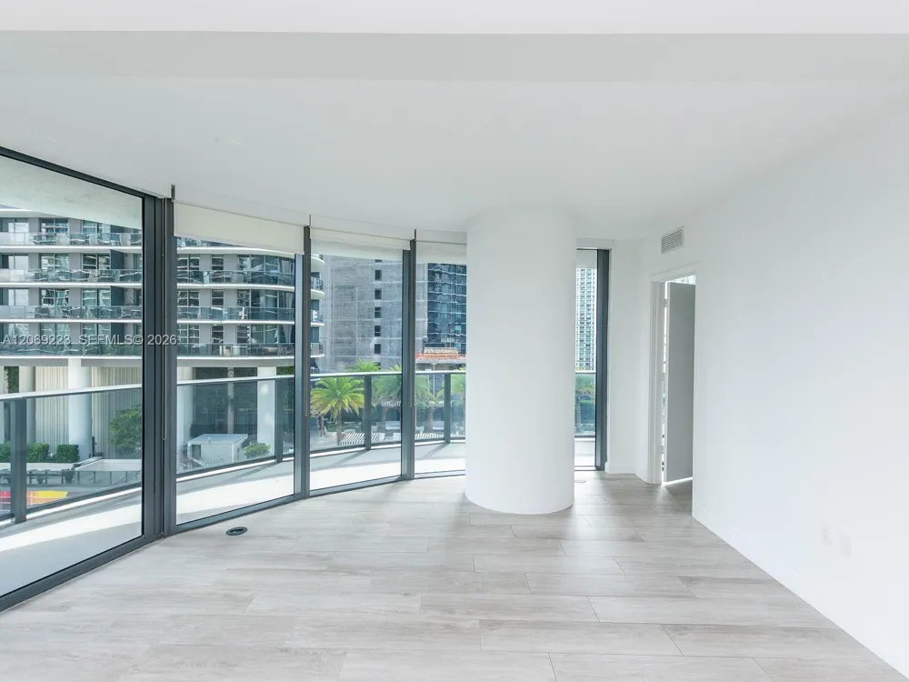 45 SW 9th St #1201 Miami, FL 33130
