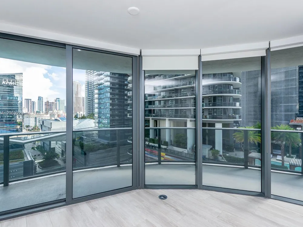 45 SW 9th St #1201 Miami, FL 33130