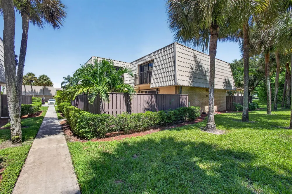 5107 51ST WAY West Palm Beach, FL 33409