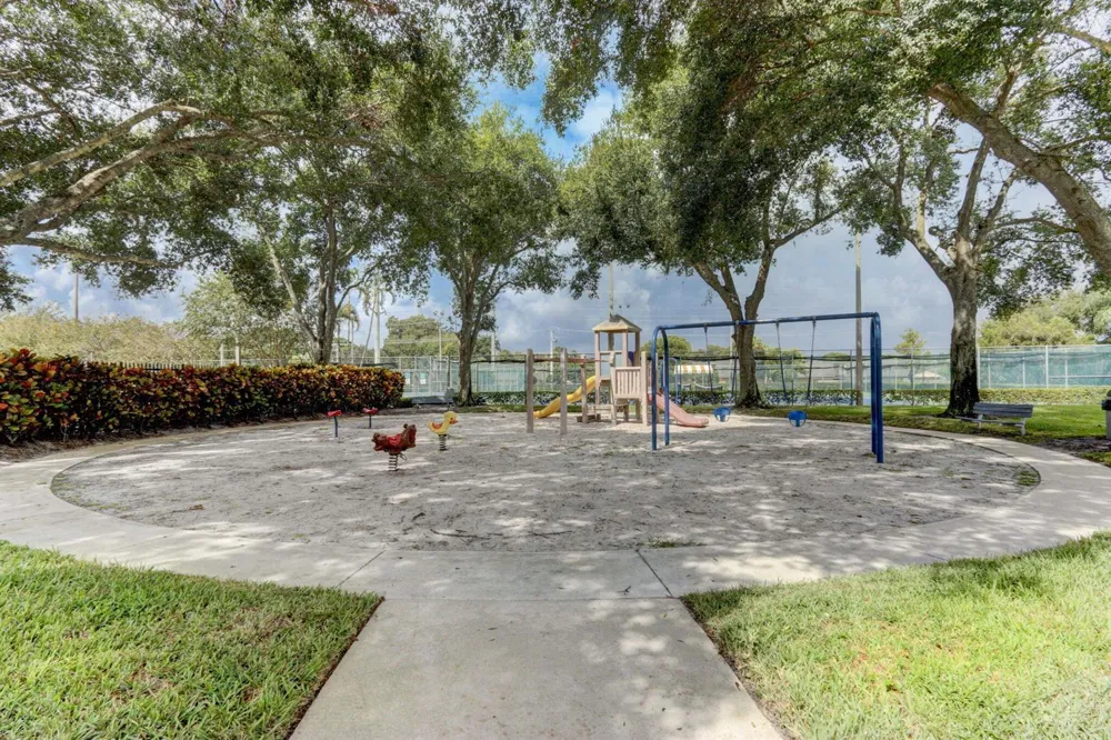 5107 51ST WAY West Palm Beach, FL 33409