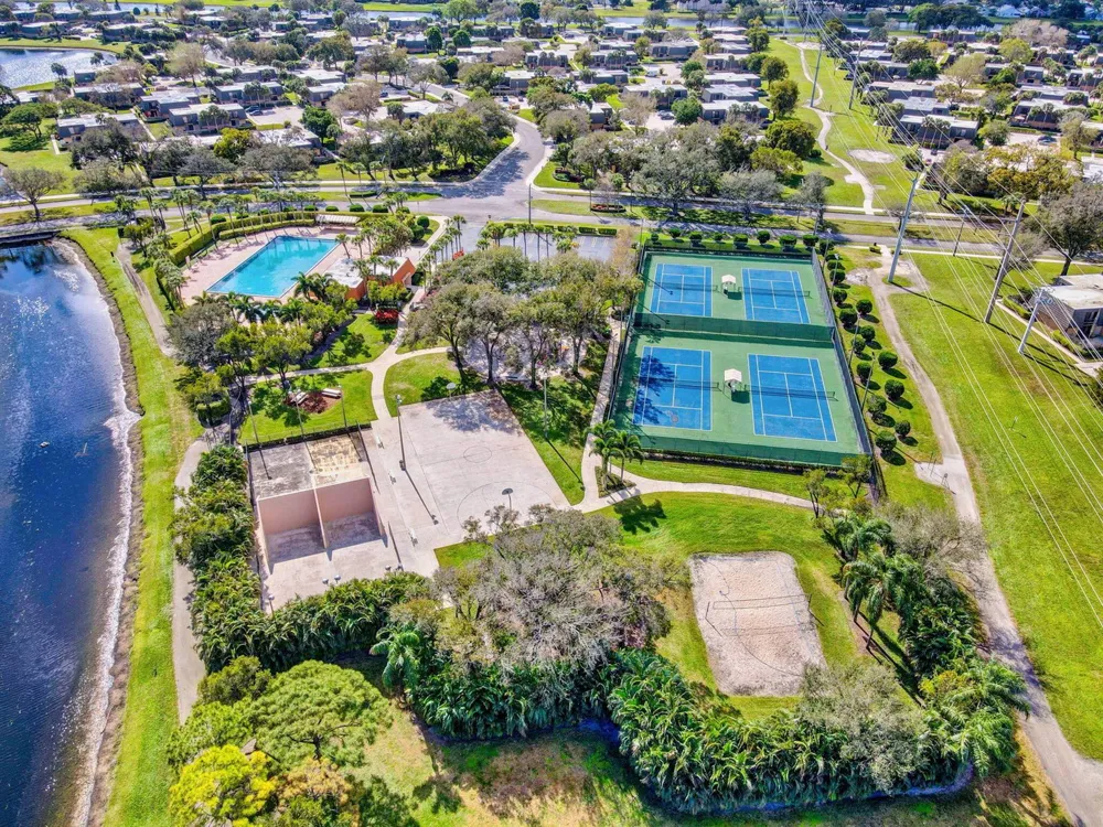 5107 51ST WAY West Palm Beach, FL 33409
