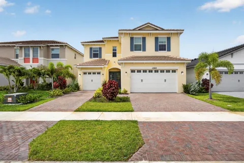 13802 Prickly Cone Cove