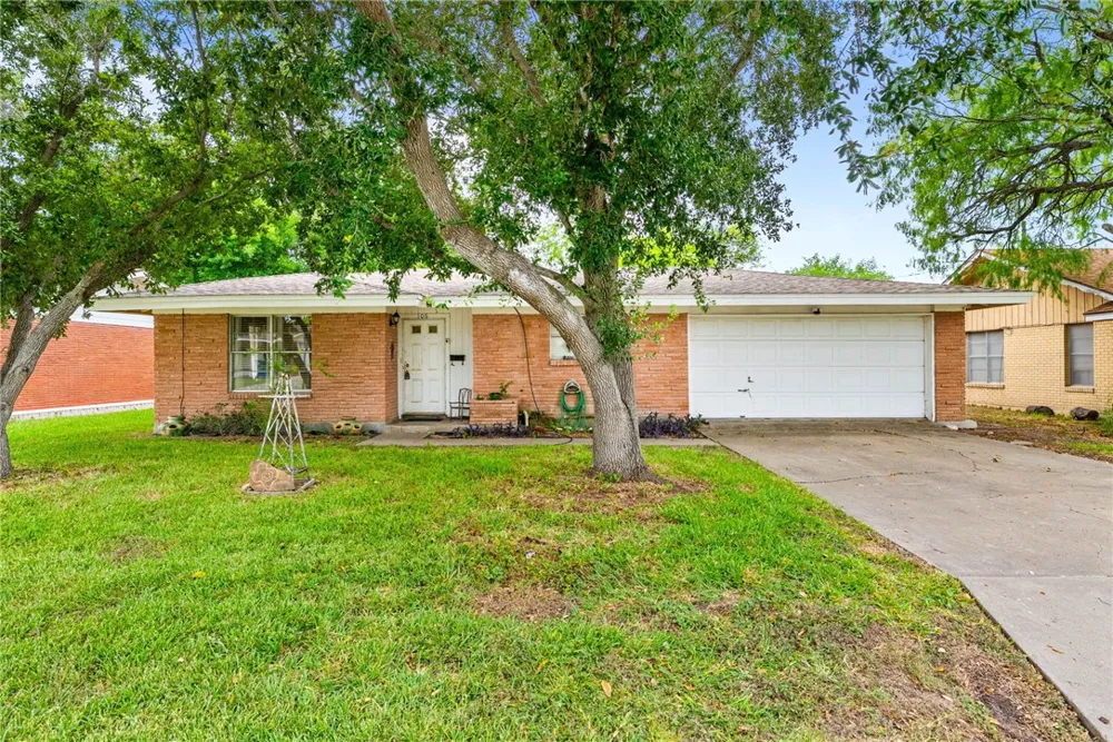 106 Rice Drive Portland, TX 78374