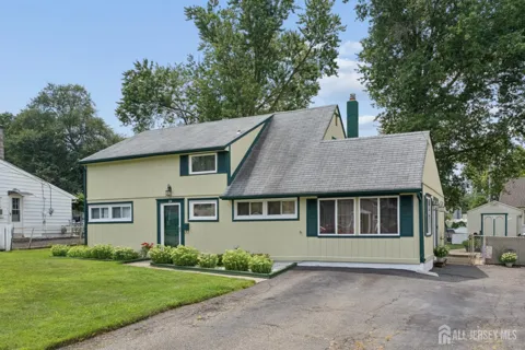 29 Pine Tree Road