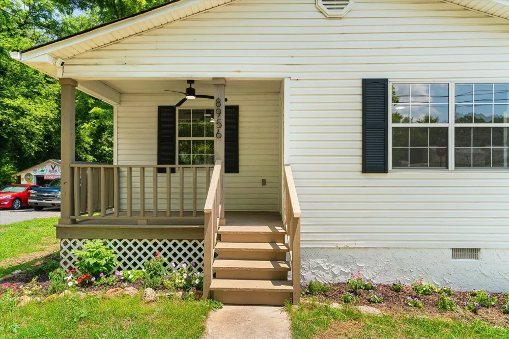 8956 Hiwassee Street NE Charleston, TN 37310