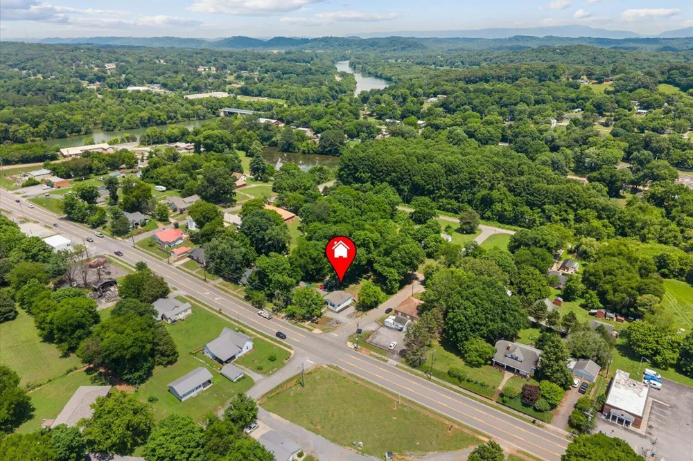 8956 Hiwassee Street NE Charleston, TN 37310