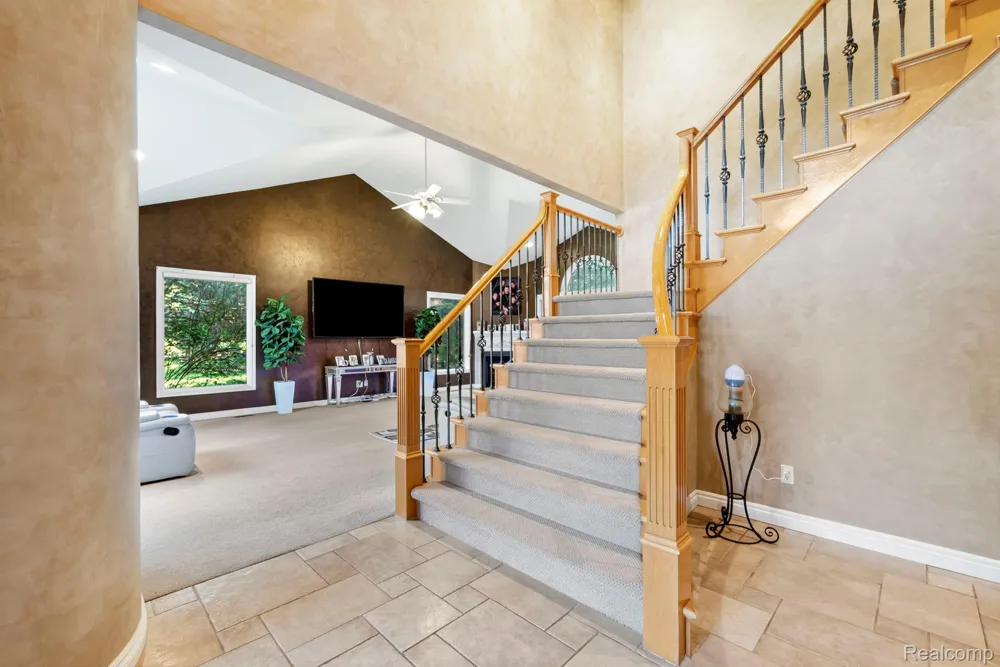 52018 Loon Court Shelby Charter Township, MI 48315