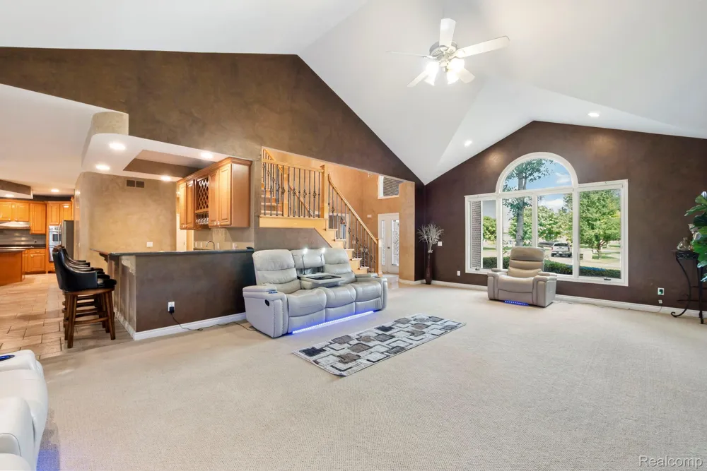 52018 Loon Court Shelby Charter Township, MI 48315