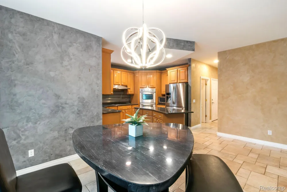 52018 Loon Court Shelby Charter Township, MI 48315