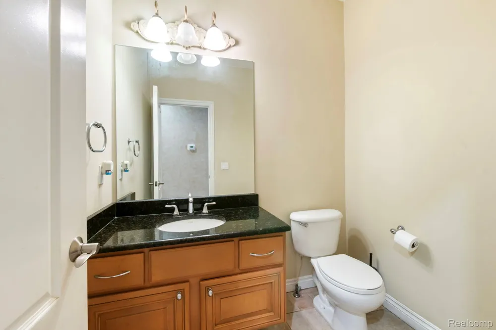 52018 Loon Court Shelby Charter Township, MI 48315