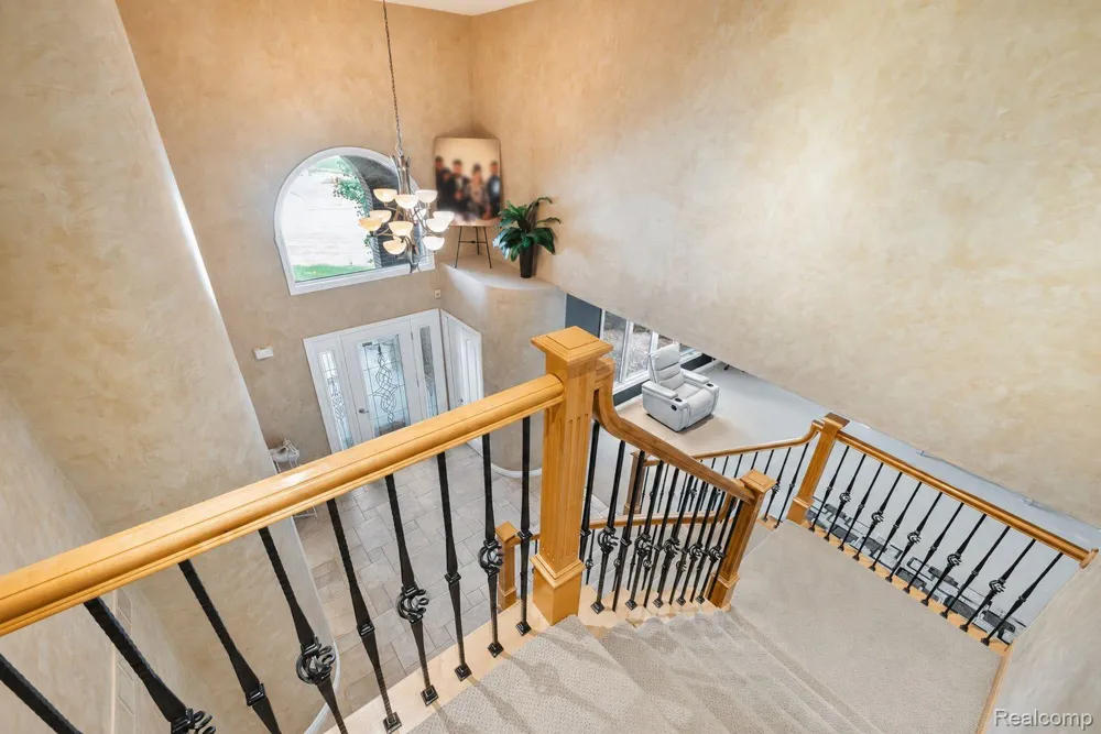 52018 Loon Court Shelby Charter Township, MI 48315