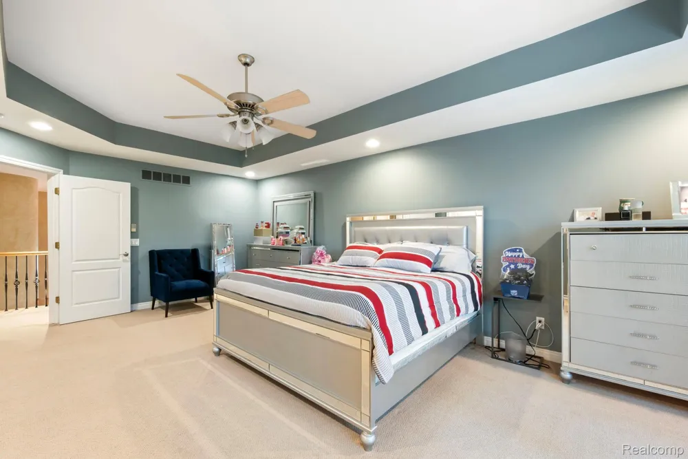 52018 Loon Court Shelby Charter Township, MI 48315