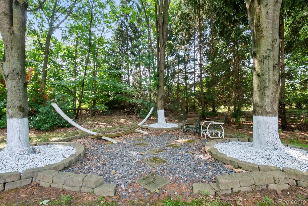 52018 Loon Court Shelby Charter Township, MI 48315