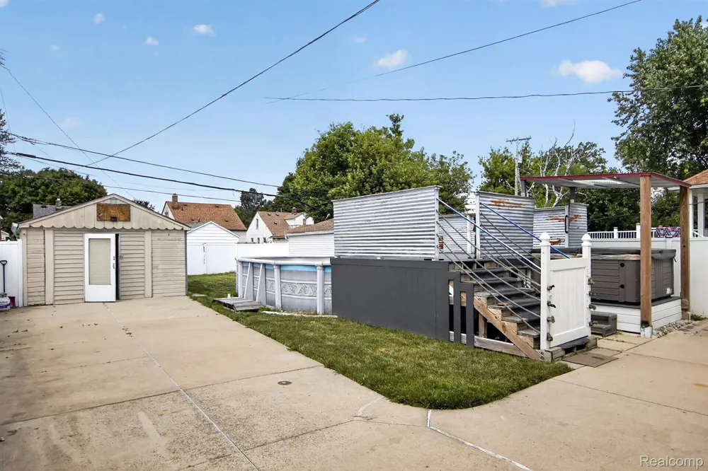 6800 Jackson Taylor City, MI 48180