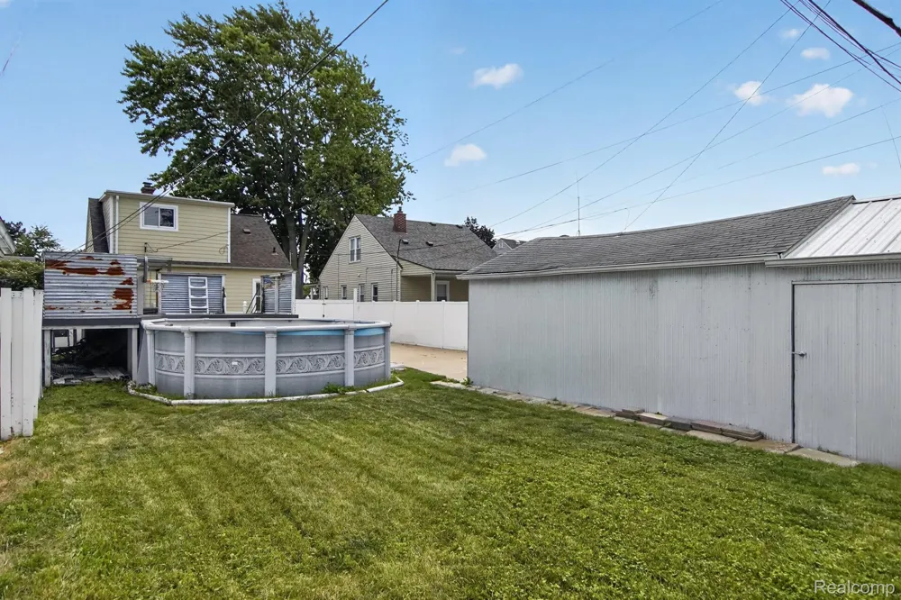 6800 Jackson Taylor City, MI 48180