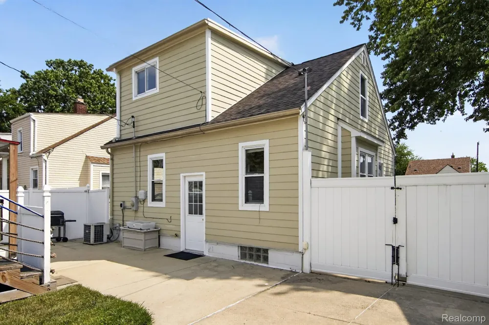 6800 Jackson Taylor City, MI 48180