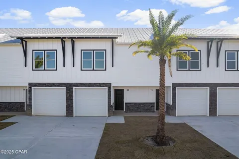 7043 Patronis Drive