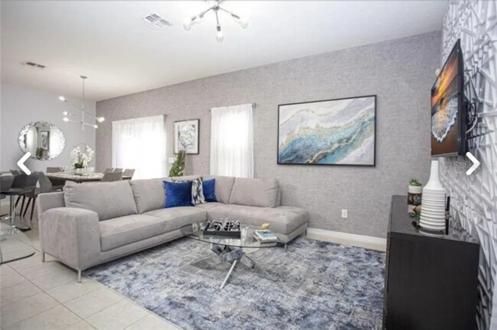 1050 LAS FUENTES DRIVE Kissimmee, FL 34746