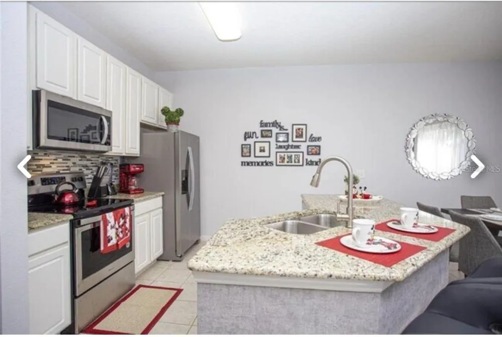 1050 LAS FUENTES DRIVE Kissimmee, FL 34746