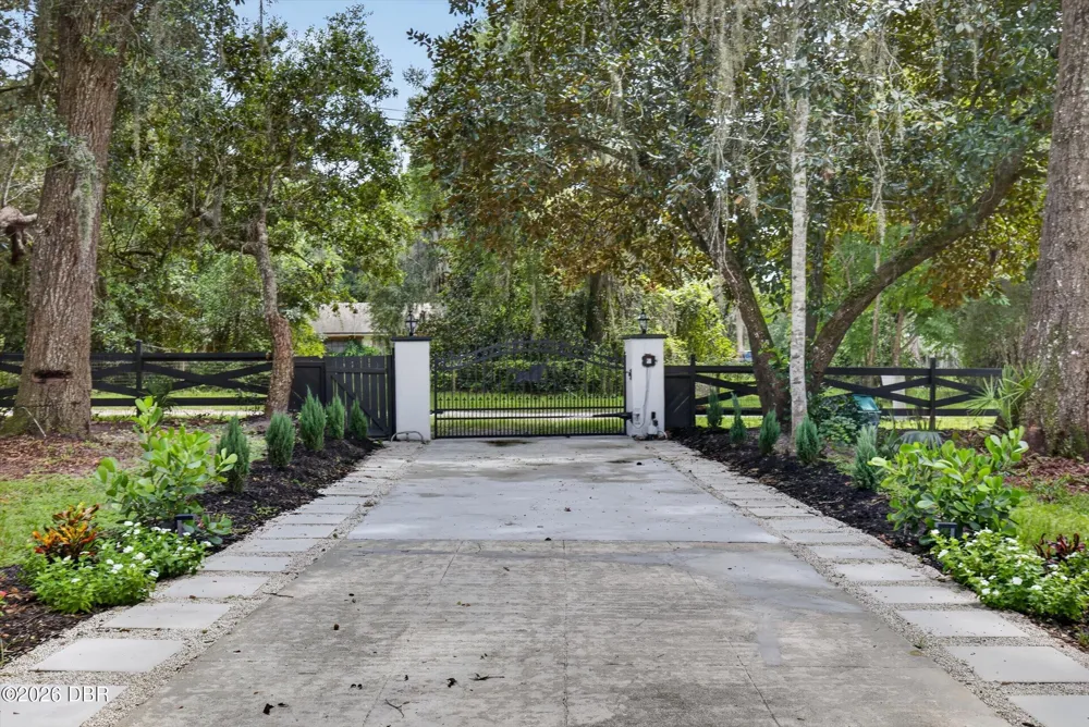 300 Scott Road Geneva, FL 32732