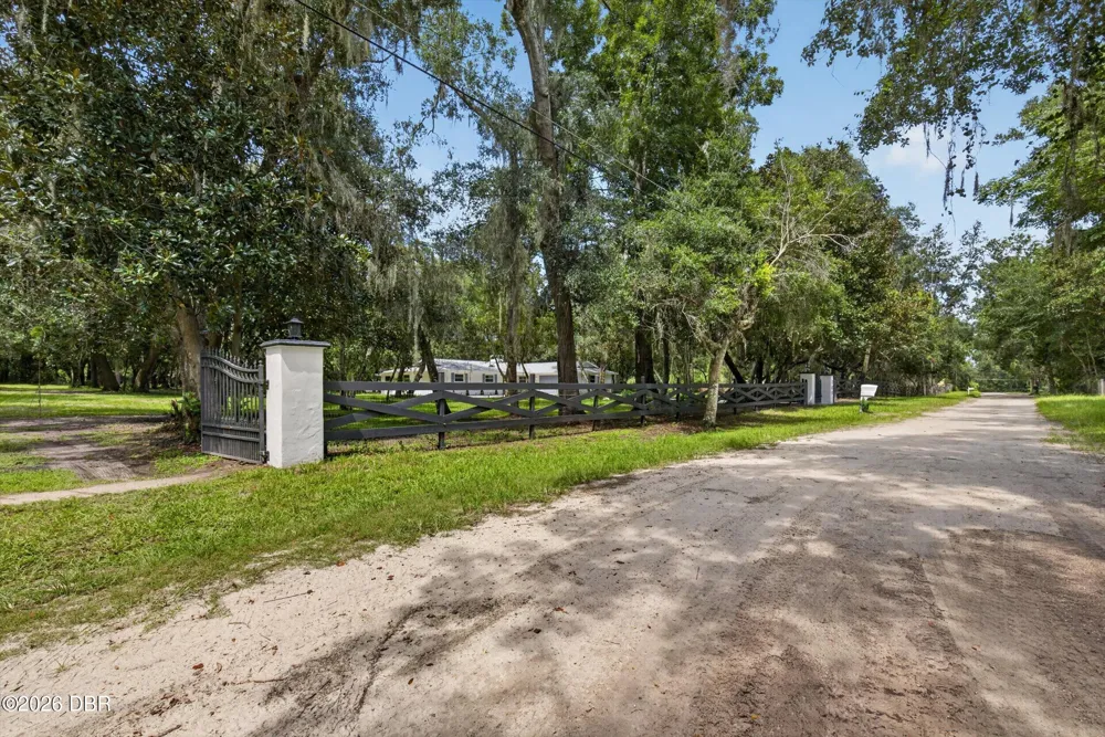 300 Scott Road Geneva, FL 32732
