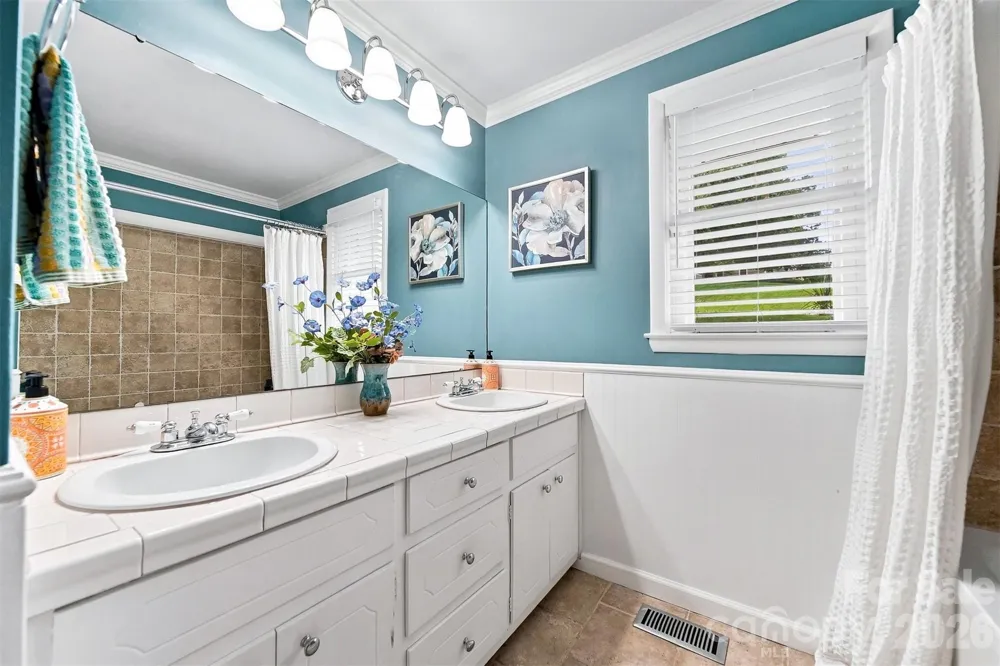 220 Lakeshore Lane Taylorsville, NC 28681