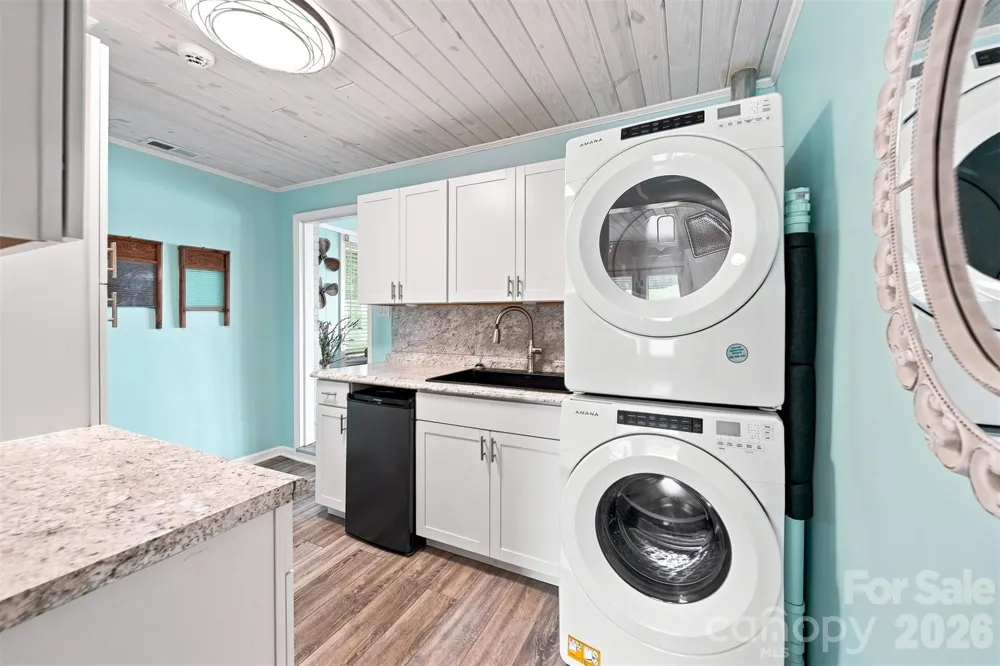 220 Lakeshore Lane Taylorsville, NC 28681