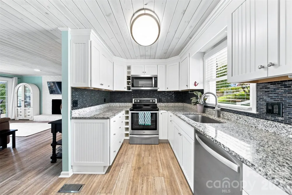 220 Lakeshore Lane Taylorsville, NC 28681
