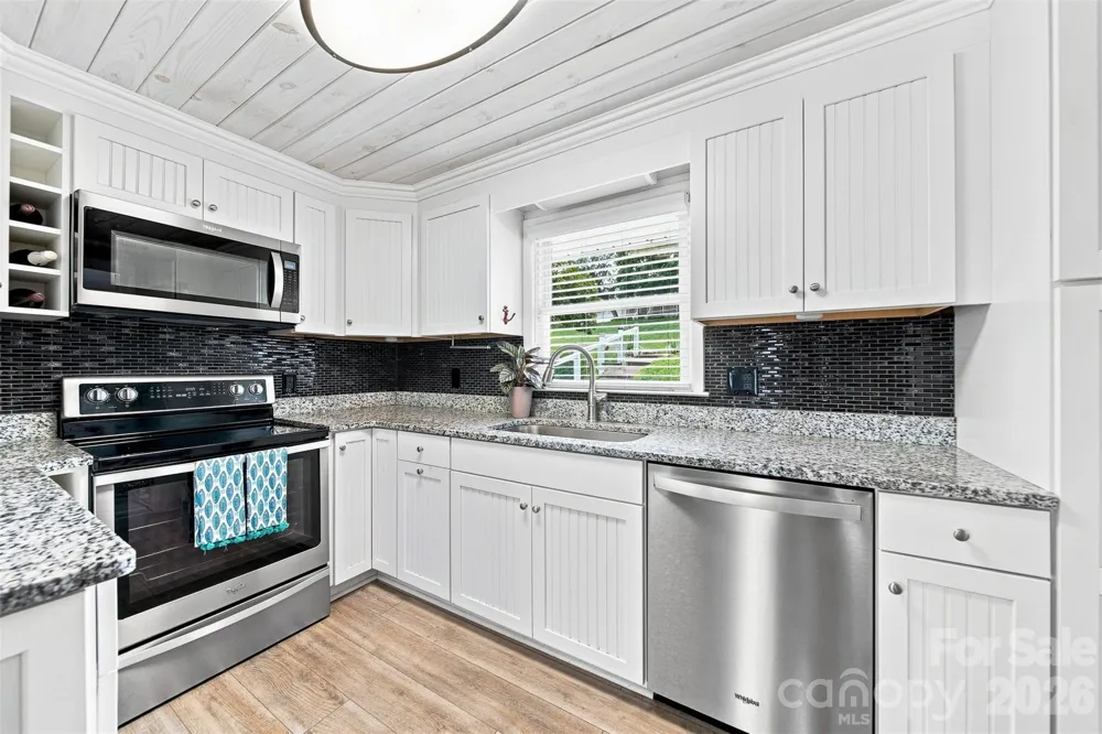 220 Lakeshore Lane Taylorsville, NC 28681