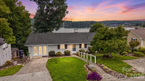 220 Lakeshore Lane