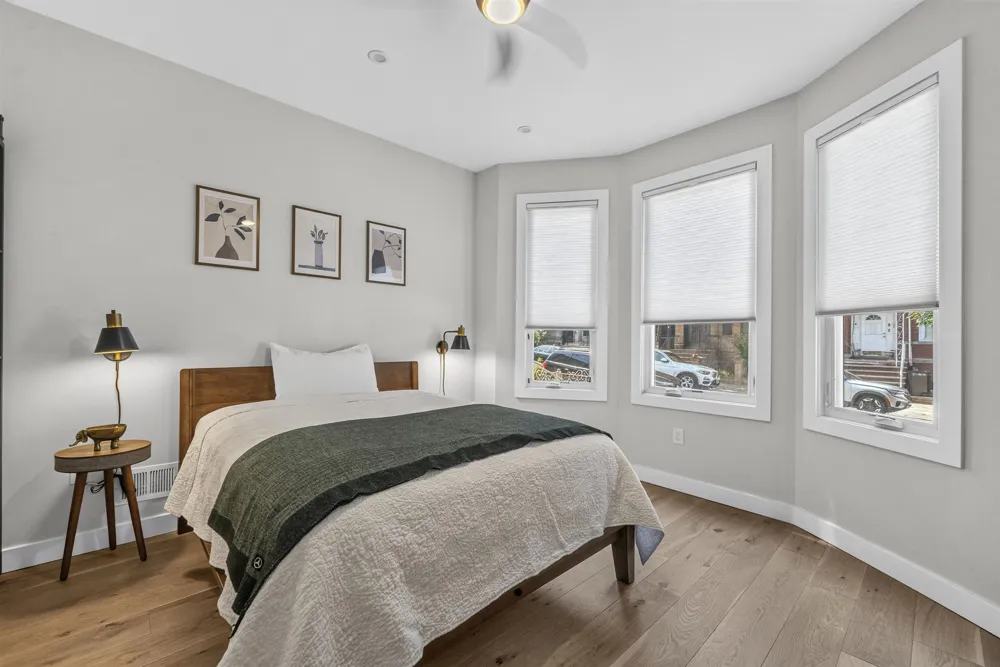 72 46TH ST Weehawken, NJ 07086