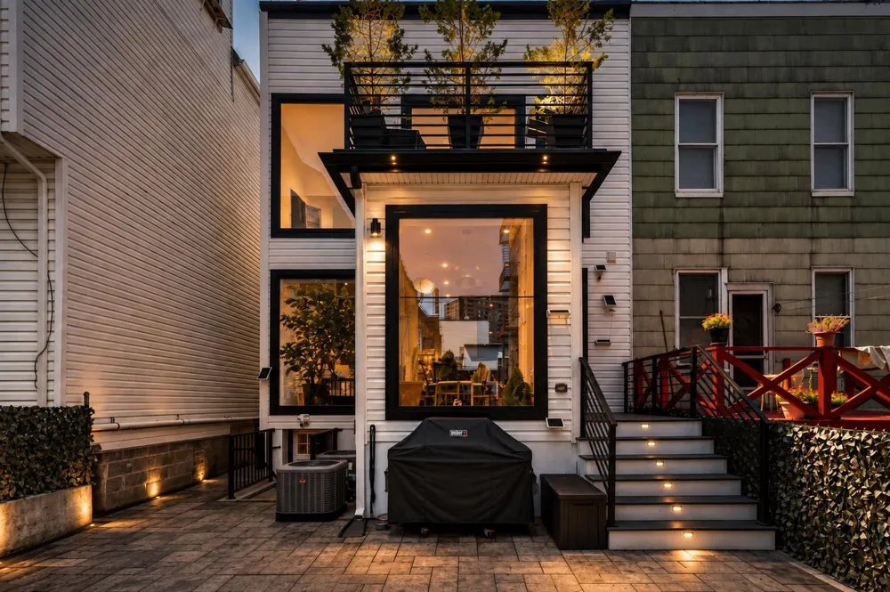 72 46TH ST Weehawken, NJ 07086