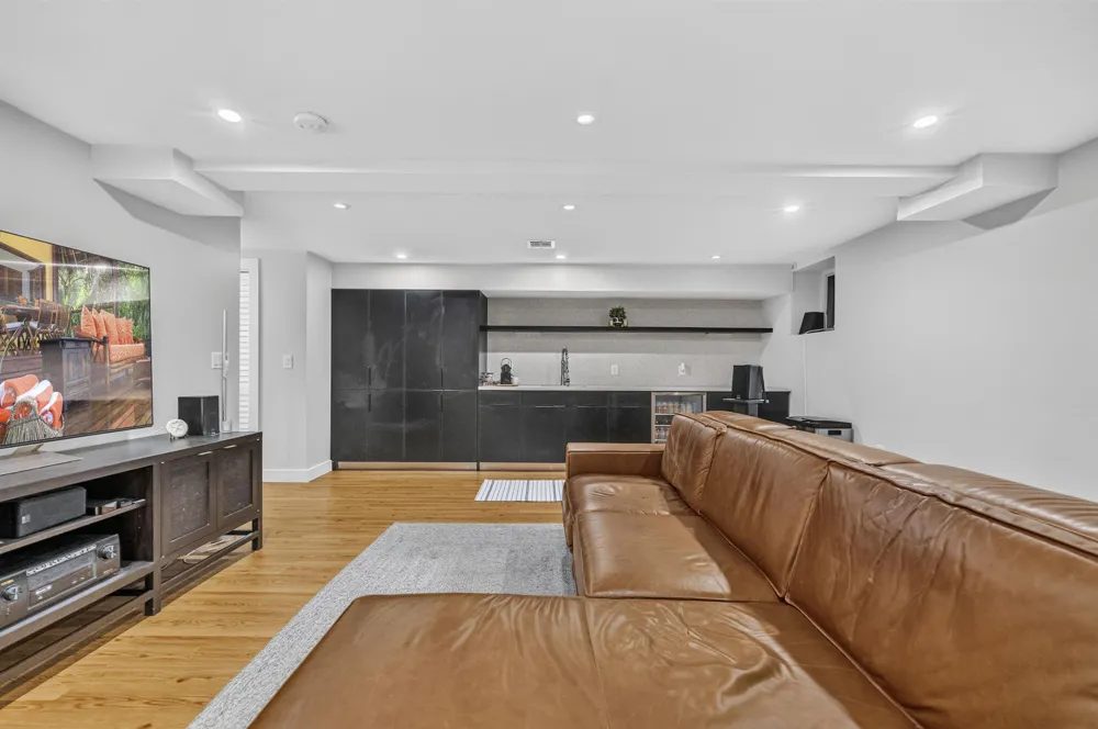72 46TH ST Weehawken, NJ 07086