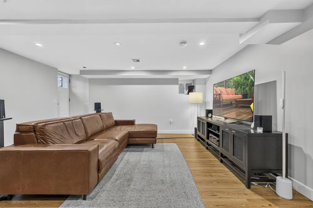 72 46TH ST Weehawken, NJ 07086