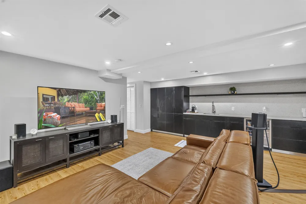 72 46TH ST Weehawken, NJ 07086