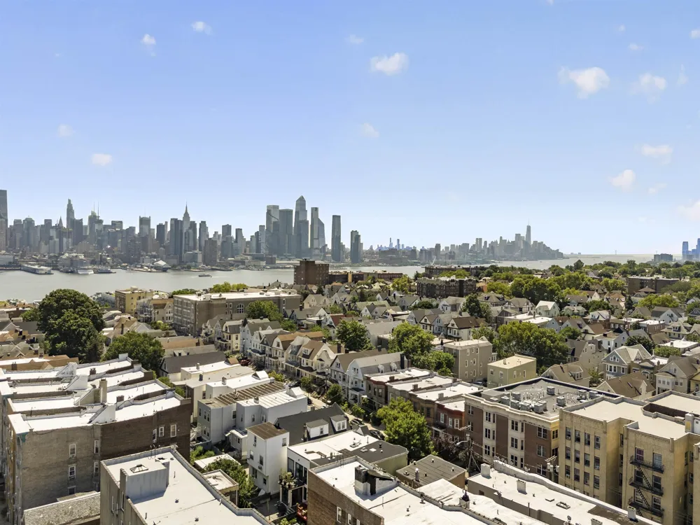 72 46TH ST Weehawken, NJ 07086