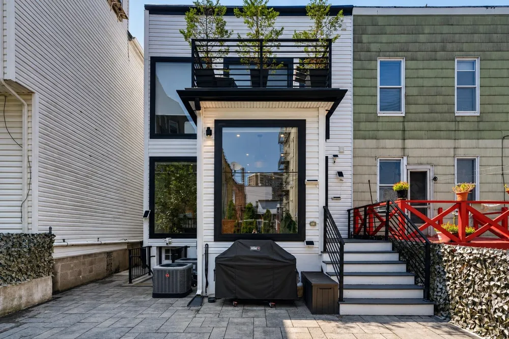 72 46TH ST Weehawken, NJ 07086