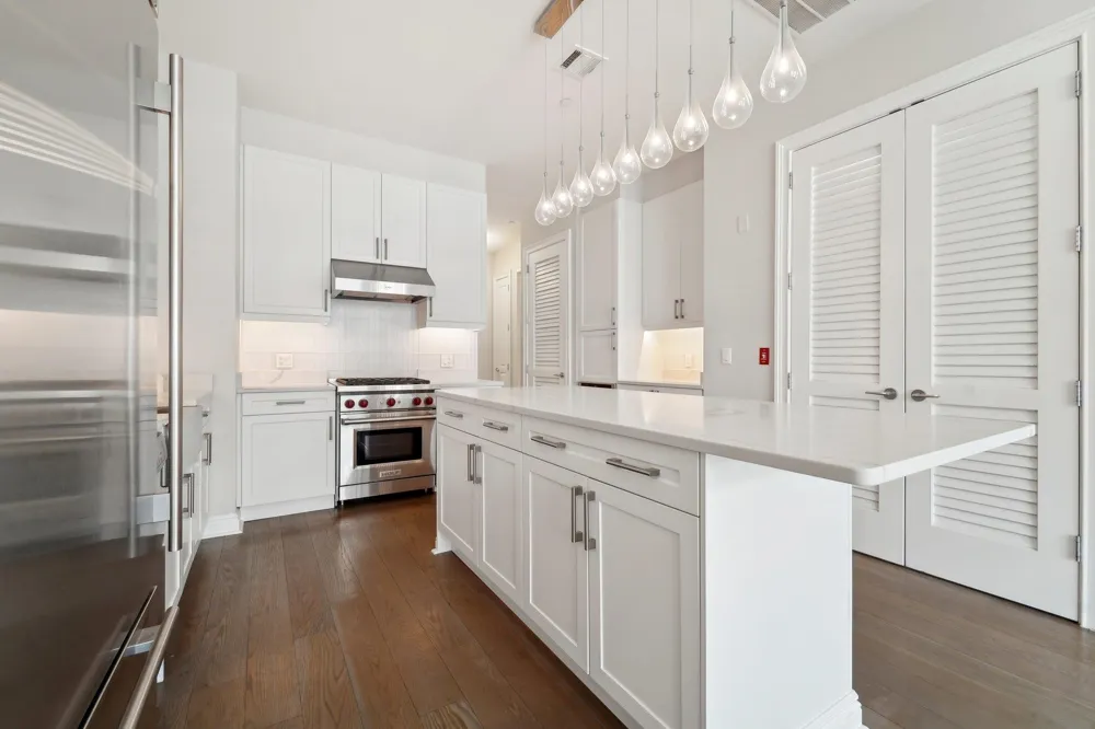 3 SOMERSET LANE Edgewater, NJ 07020