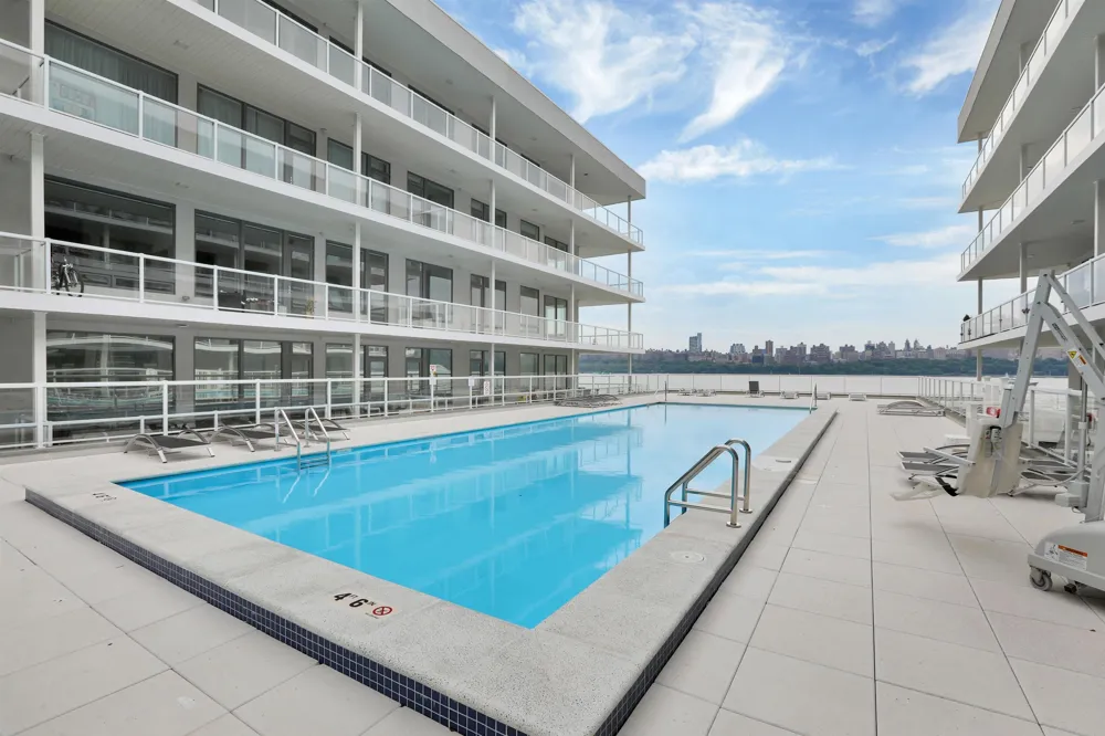3 SOMERSET LANE Edgewater, NJ 07020