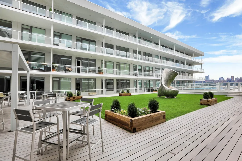 3 SOMERSET LANE Edgewater, NJ 07020