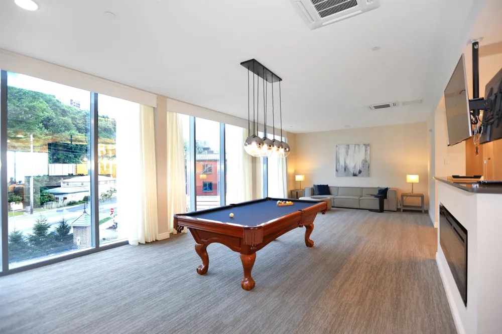 3 SOMERSET LANE Edgewater, NJ 07020