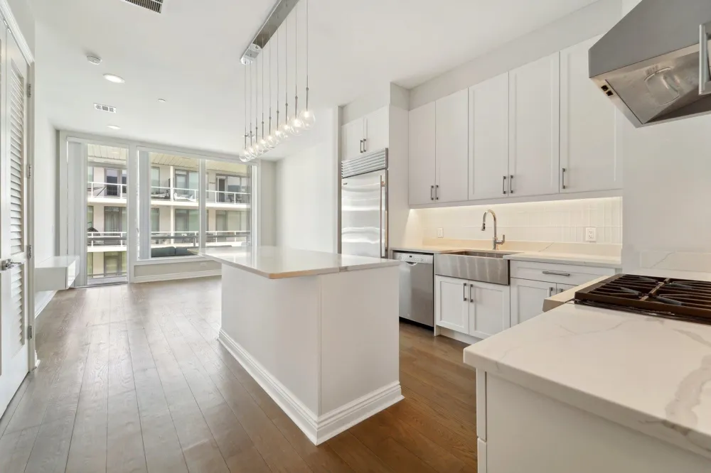 3 SOMERSET LANE Edgewater, NJ 07020